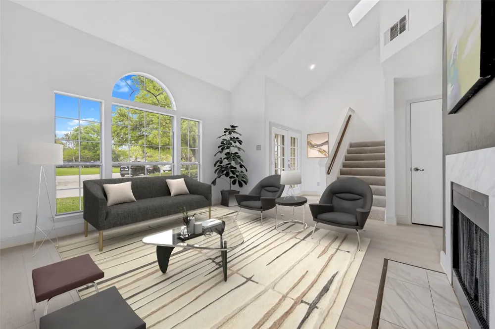 815 Ventura Park