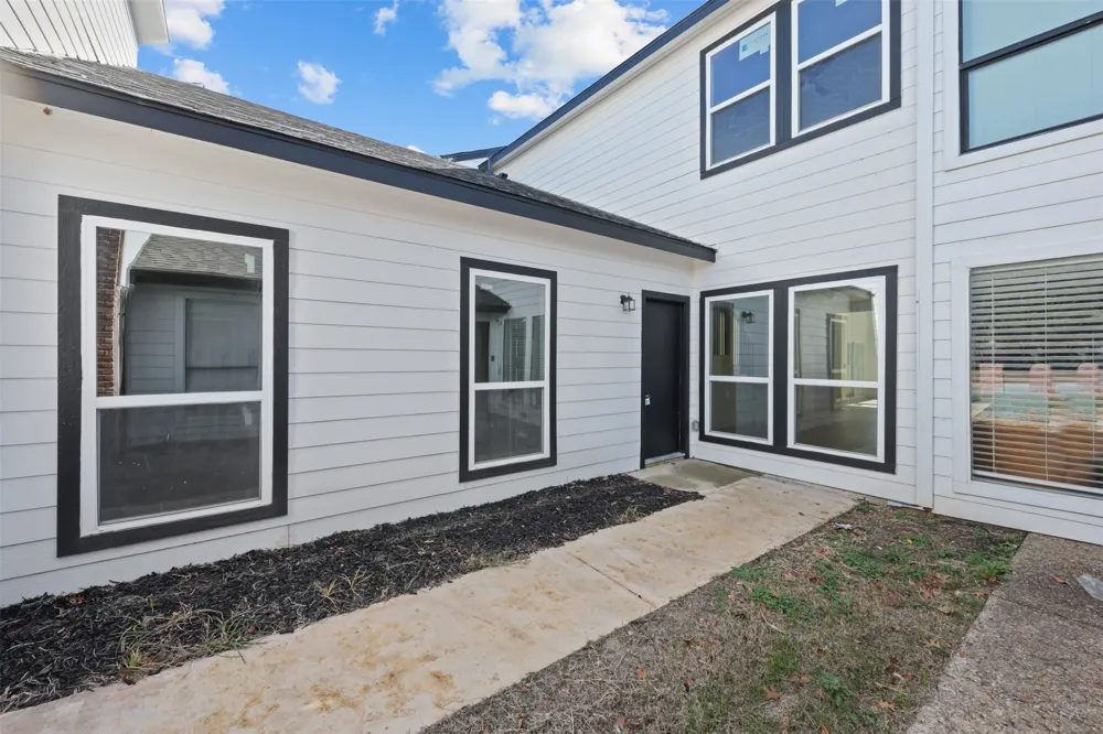 1412 Crosspointe Street Duncanville, TX 75137