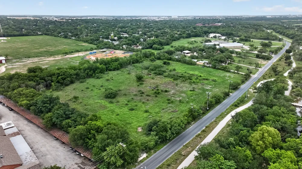 1328 Holbrook. Road San Antonio, TX 78218
