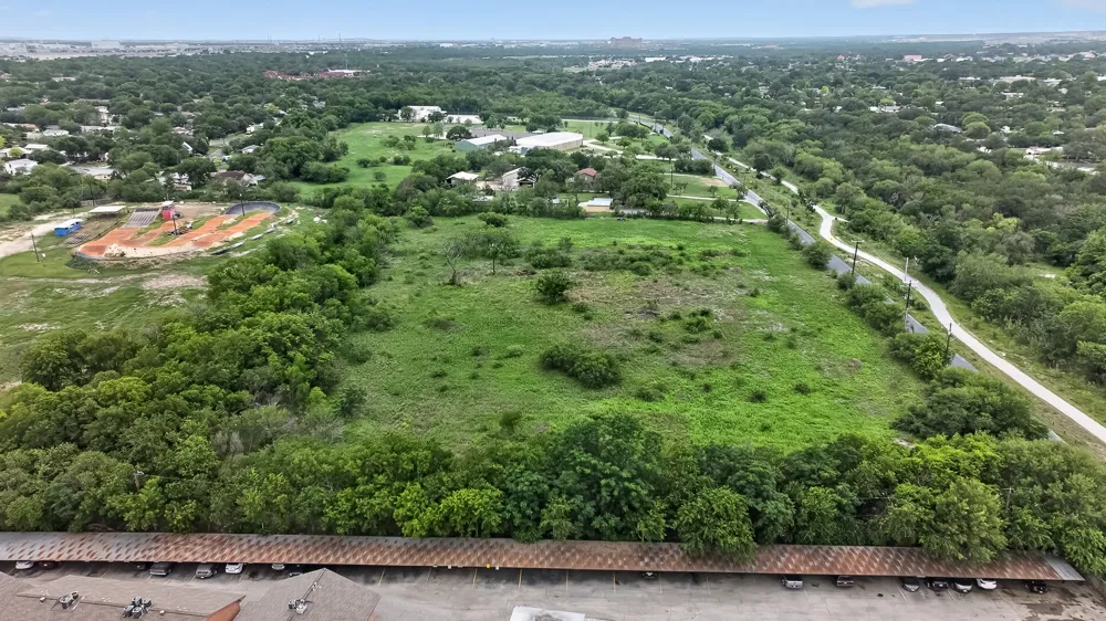 1328 Holbrook. Road San Antonio, TX 78218