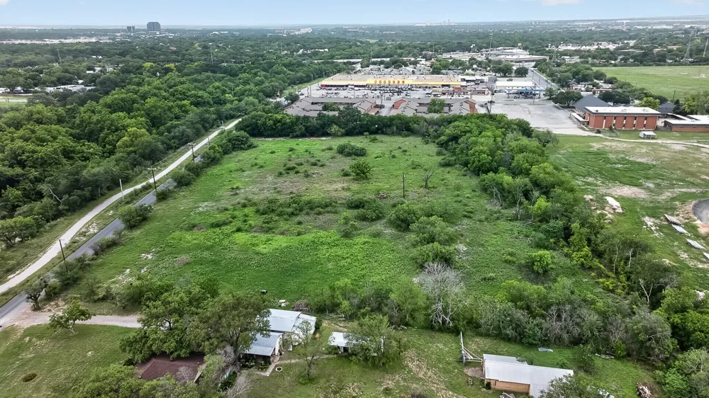 1328 Holbrook. Road San Antonio, TX 78218