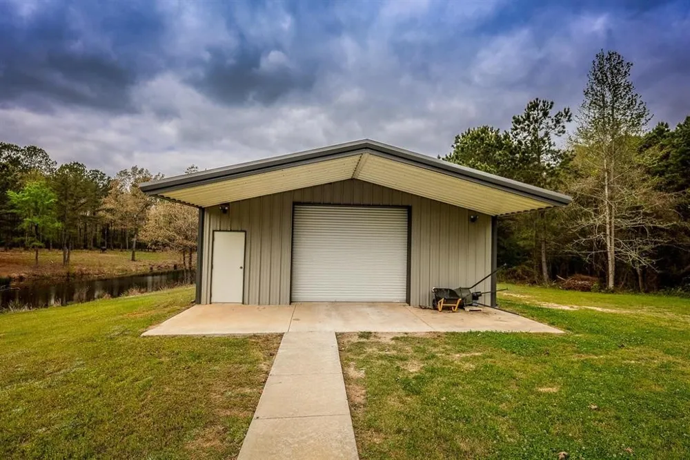 845 FM 31 De Berry, TX 75639