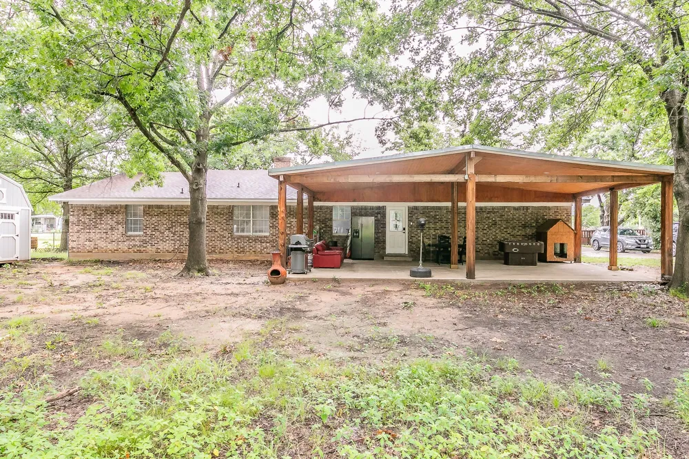 904 SHERMAN STREET Tioga, TX 76271