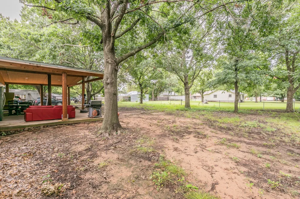 904 SHERMAN STREET Tioga, TX 76271