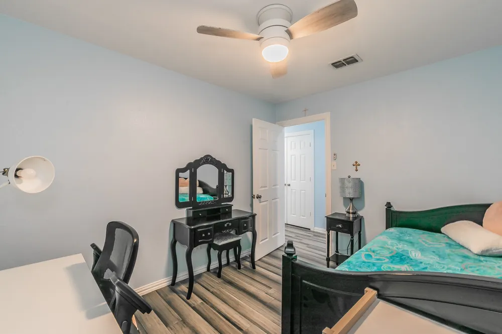 904 SHERMAN STREET Tioga, TX 76271