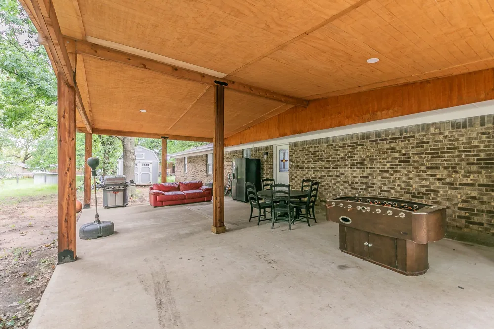 904 SHERMAN STREET Tioga, TX 76271