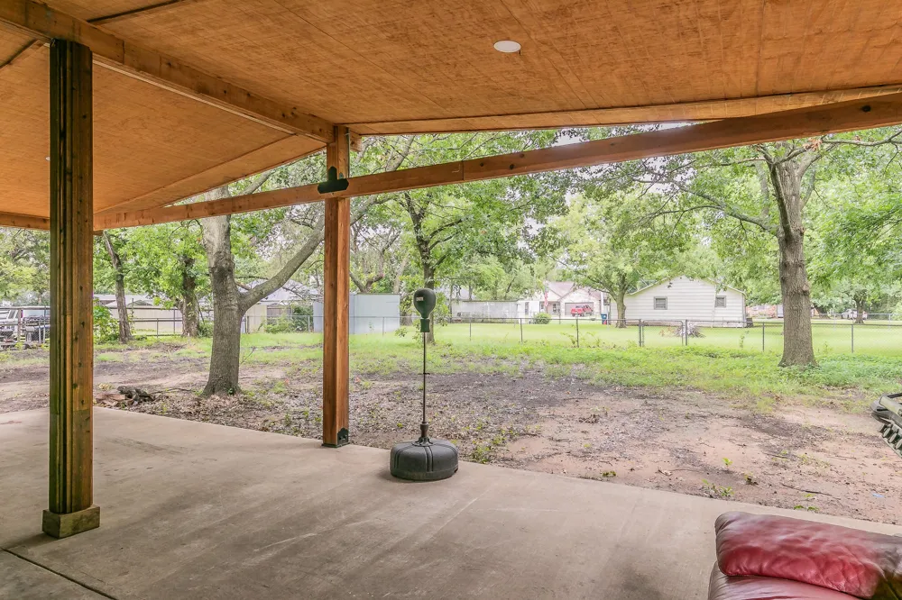 904 SHERMAN STREET Tioga, TX 76271