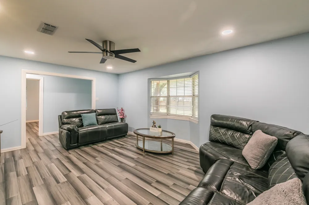 904 SHERMAN STREET Tioga, TX 76271
