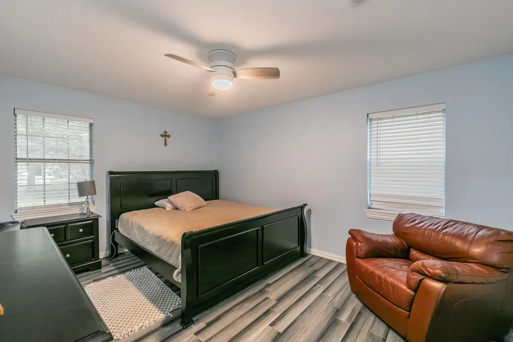 904 SHERMAN STREET Tioga, TX 76271