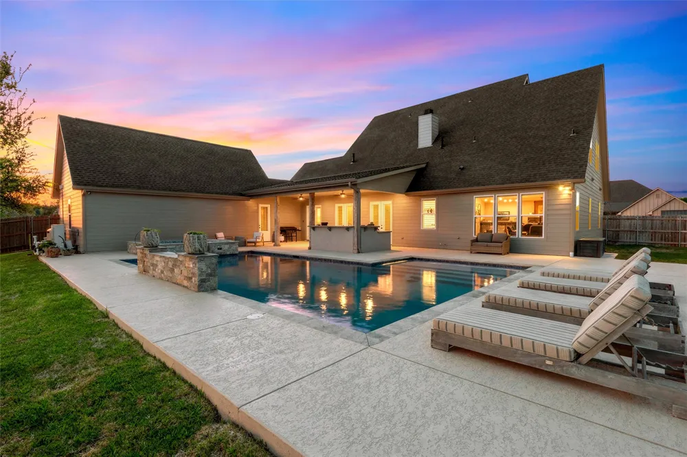 216 Wycliff Drive China Spring, TX 76633