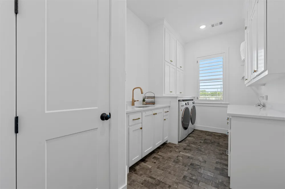 216 Wycliff Drive China Spring, TX 76633