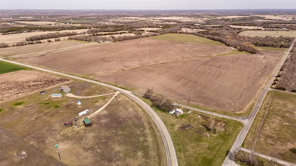 Crews Road Bells, TX 75414