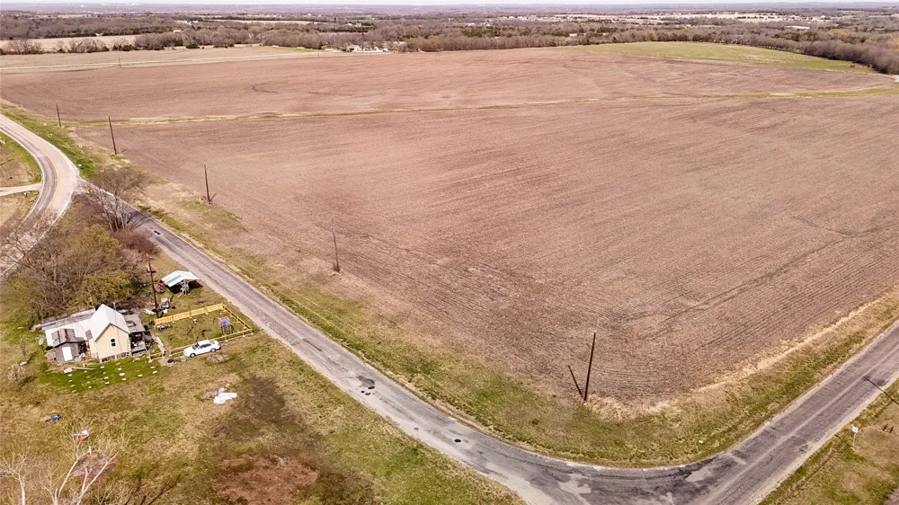 Crews Road Bells, TX 75414