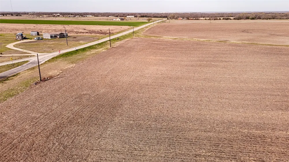 Crews Road Bells, TX 75414