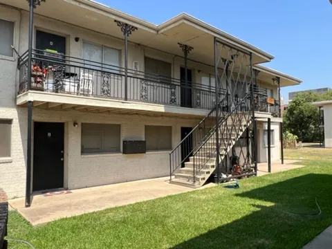 1112 Eagle Drive #5