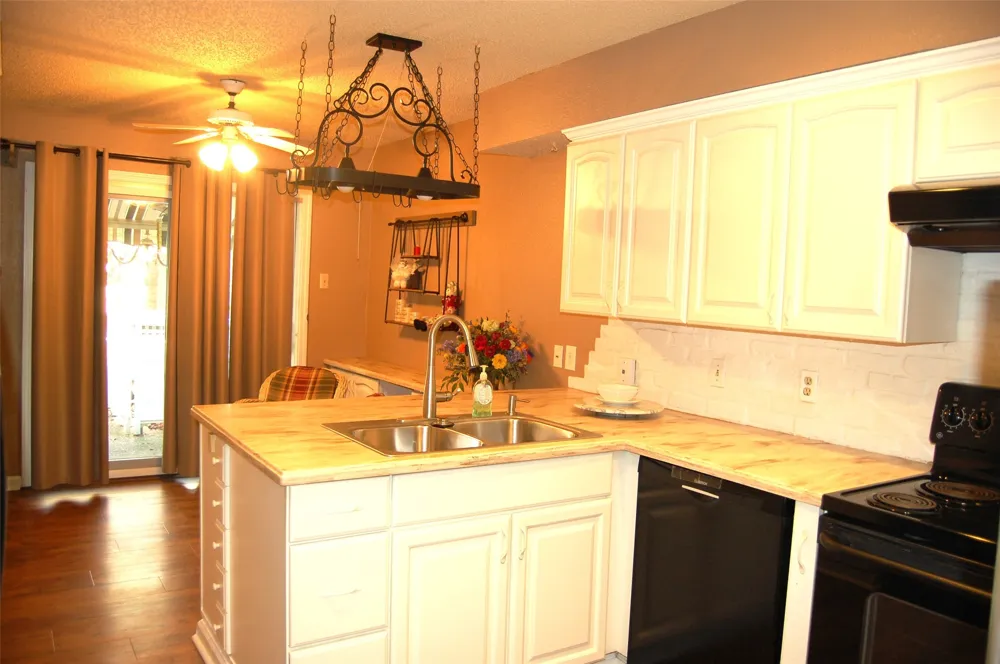 708 Carriage Way Duncanville, TX 75137