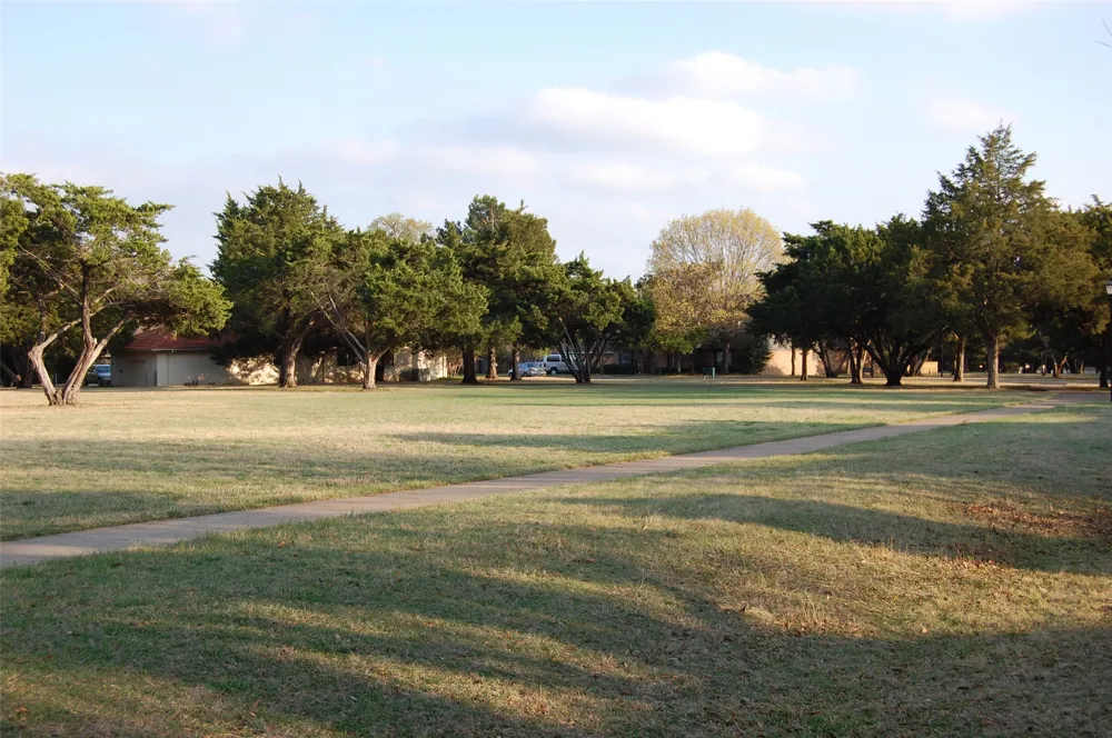 708 Carriage Way Duncanville, TX 75137