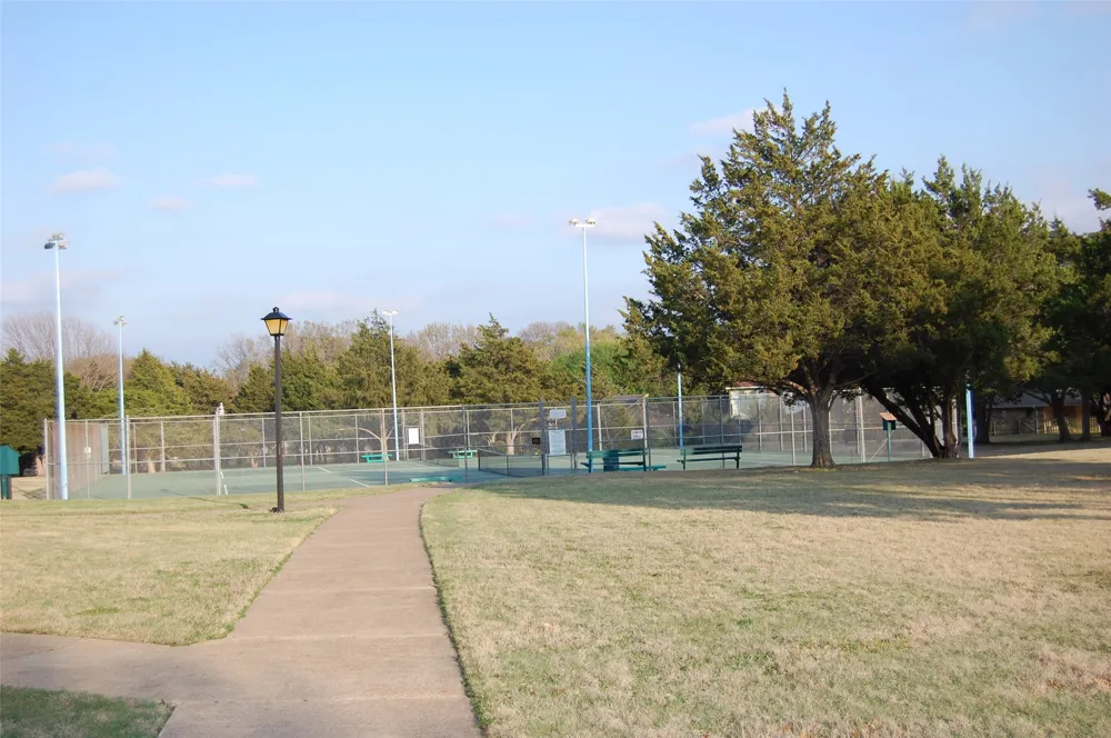 708 Carriage Way Duncanville, TX 75137