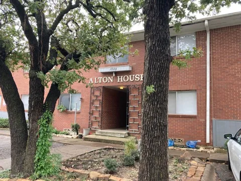 1005 W Hickory Street #W9