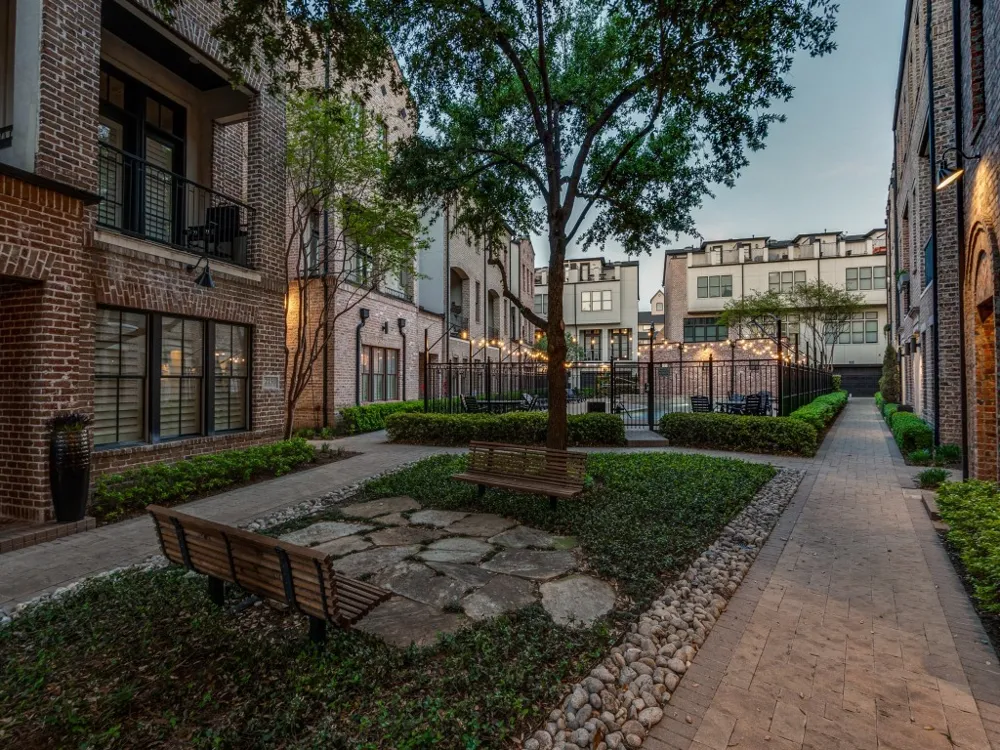 2114 Aylesport Drive Dallas, TX 75201