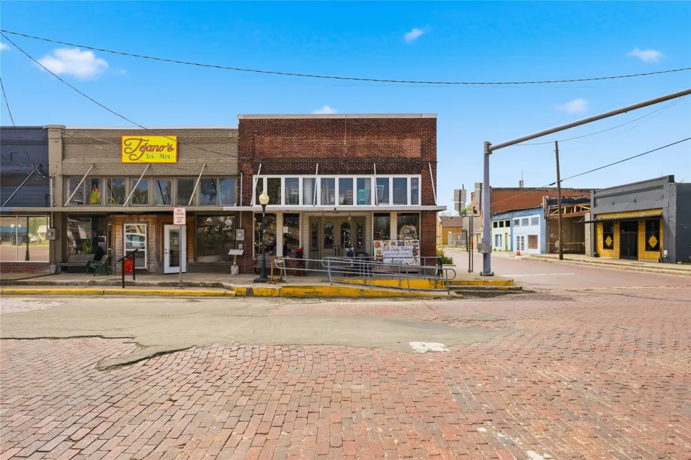 10 SS Cooper, TX 75432