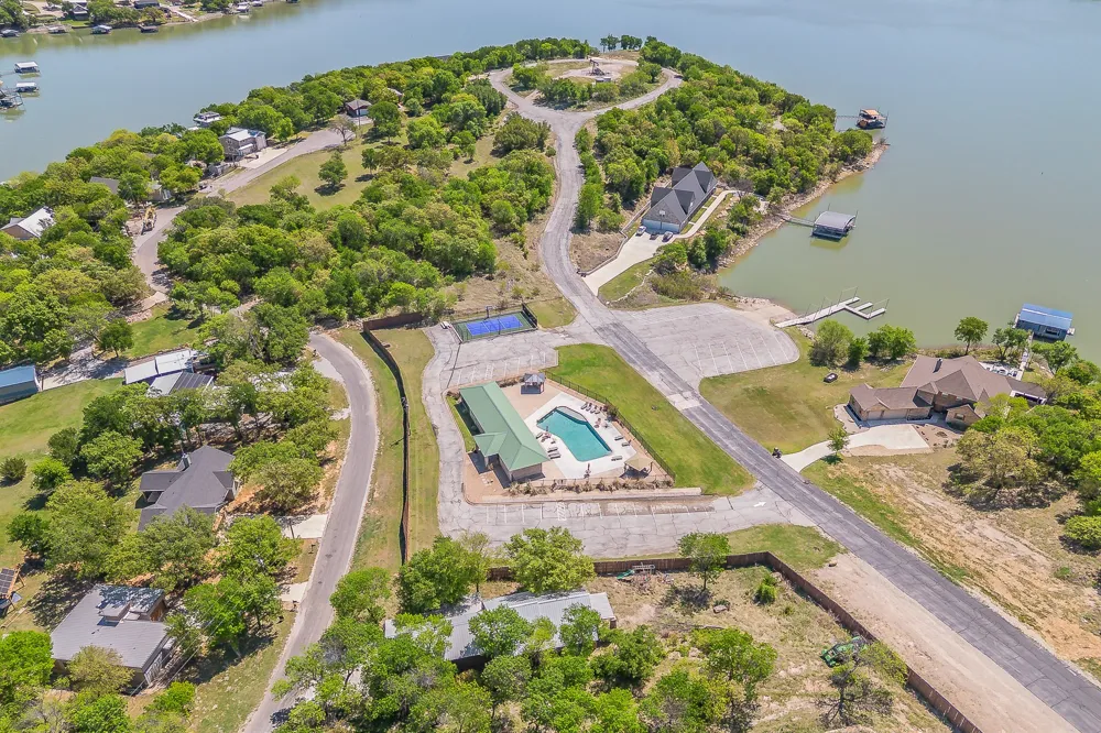 114 Ridgeline Chico, TX 76431