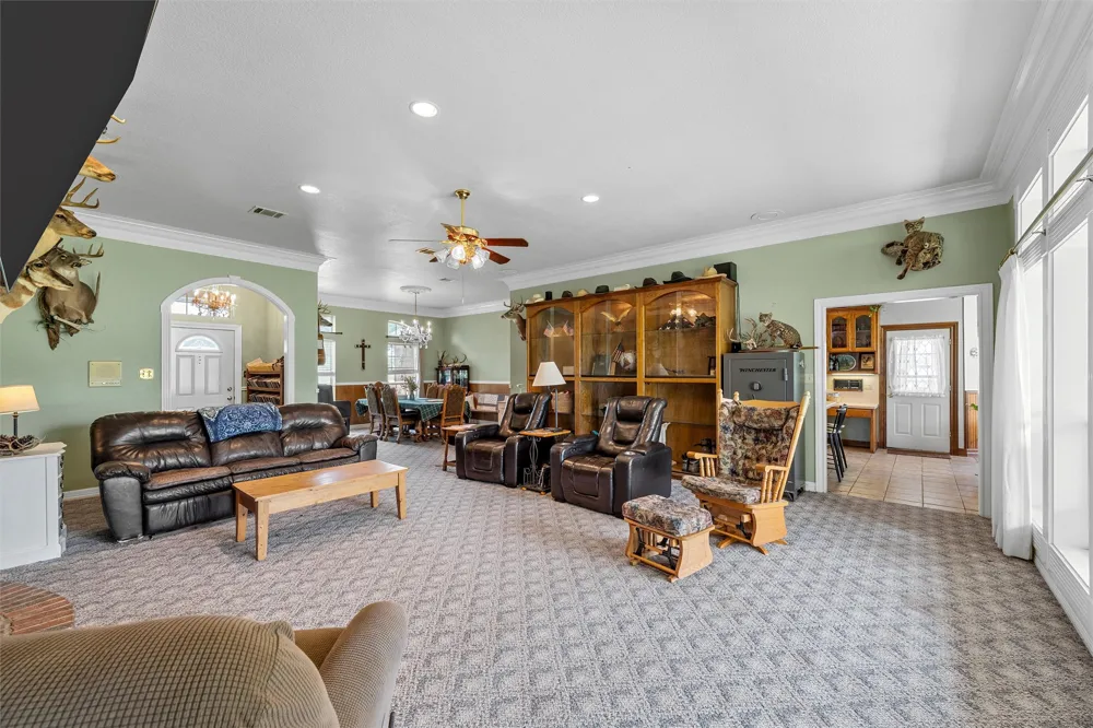 654 County Road 473 Lott, TX 76656