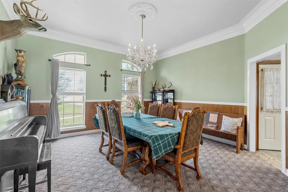654 County Road 473 Lott, TX 76656