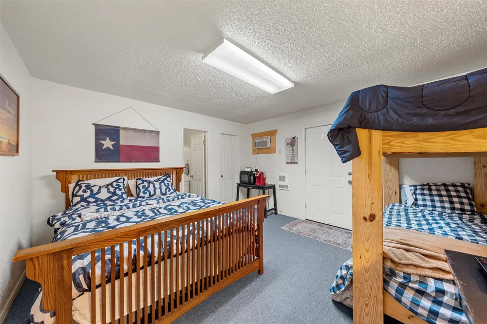 654 County Road 473 Lott, TX 76656
