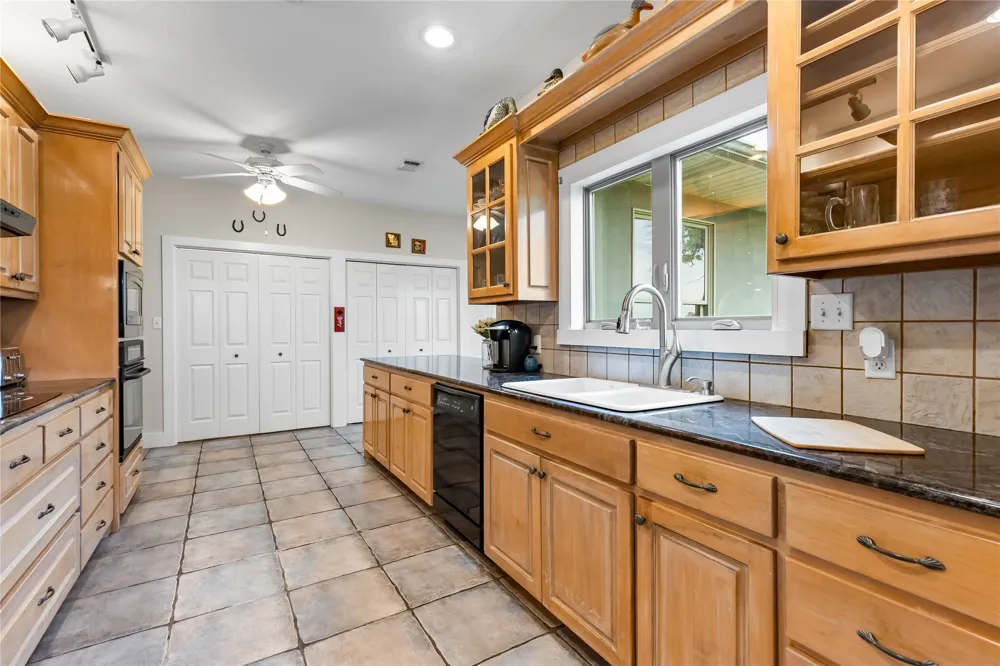 104 Private Road 4757 Rhome, TX 76078