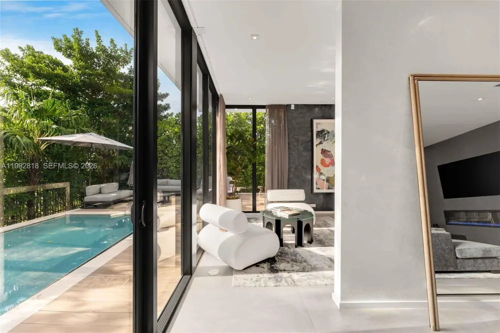 121 2nd Dilido Ter. Share A Miami Beach, FL 33139