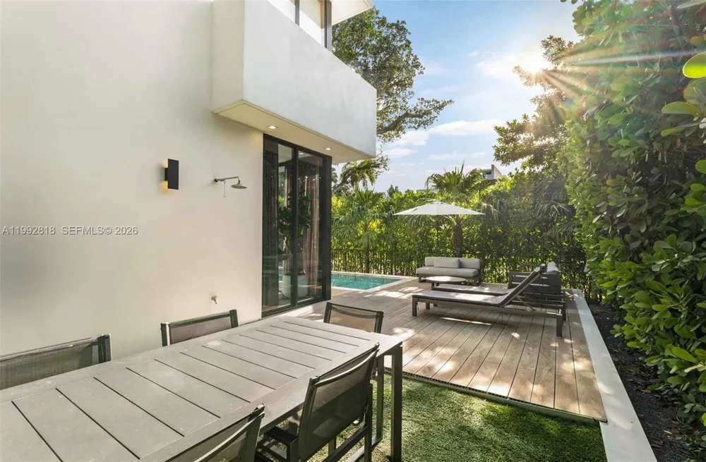 121 2nd Dilido Ter. Share A Miami Beach, FL 33139