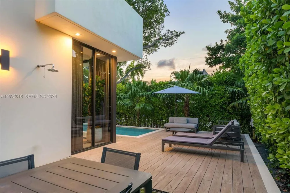121 2nd Dilido Ter. Share A Miami Beach, FL 33139