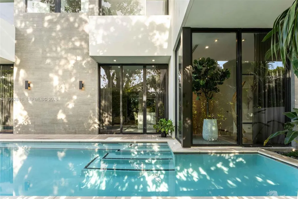 121 2nd Dilido Ter. Share A Miami Beach, FL 33139