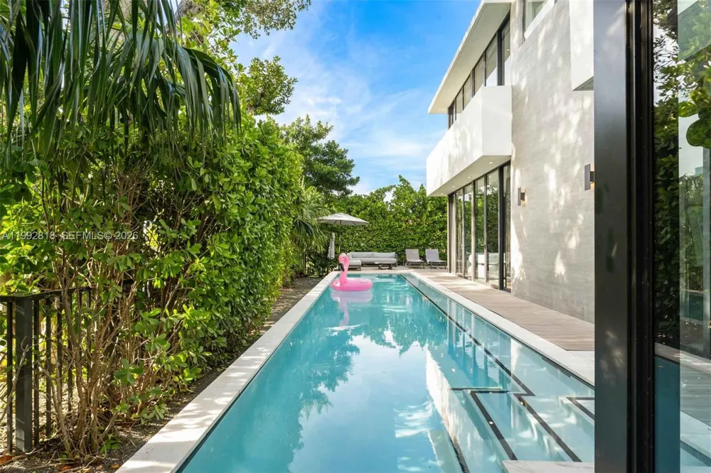 121 2nd Dilido Ter. Share A Miami Beach, FL 33139
