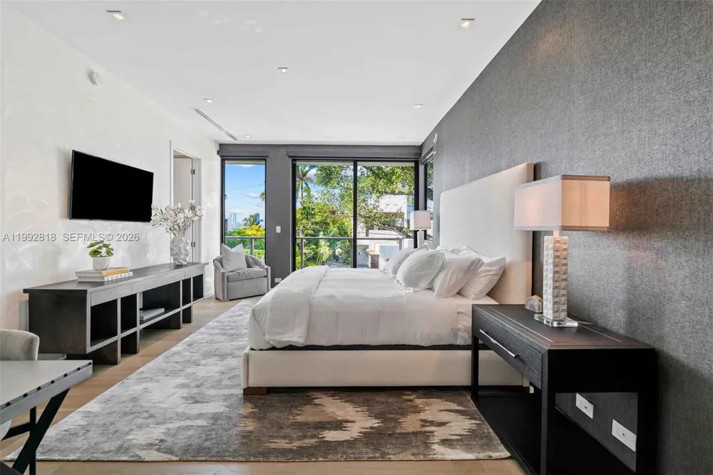 121 2nd Dilido Ter. Share A Miami Beach, FL 33139