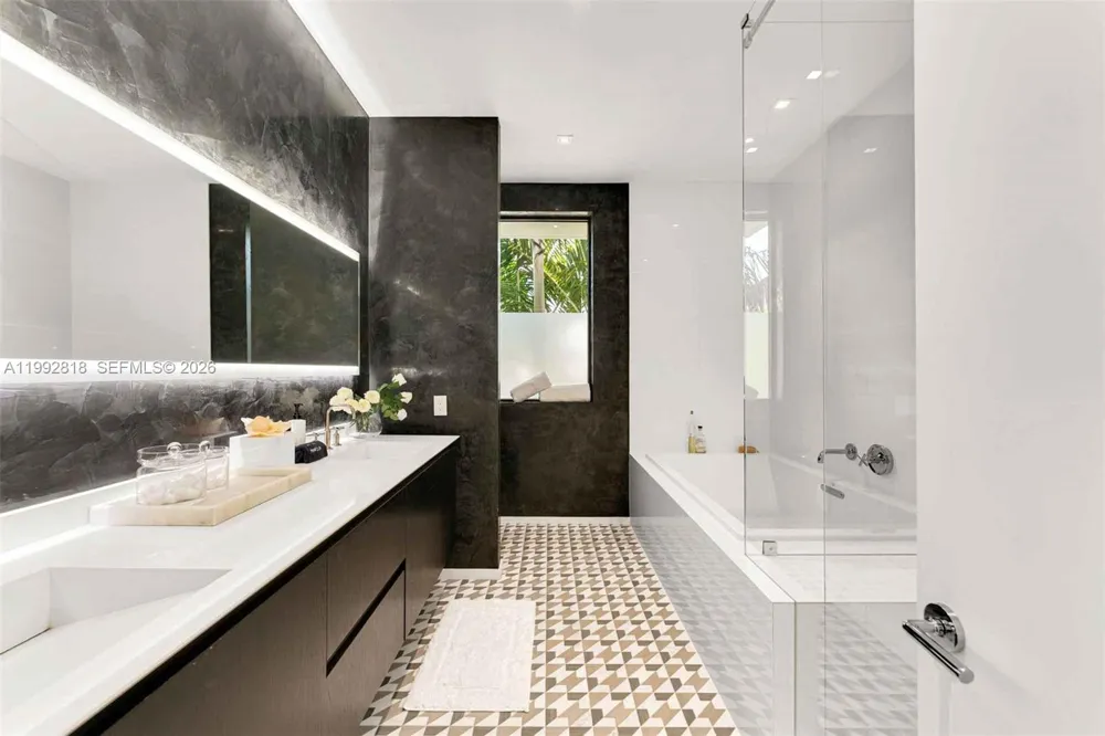 121 2nd Dilido Ter. Share A Miami Beach, FL 33139