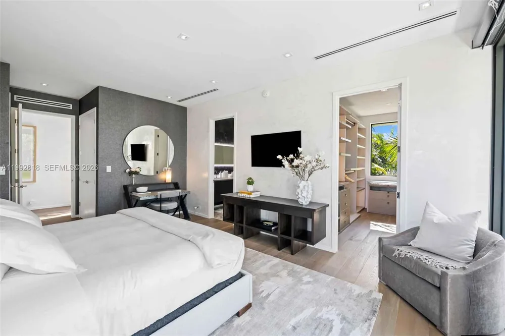 121 2nd Dilido Ter. Share A Miami Beach, FL 33139