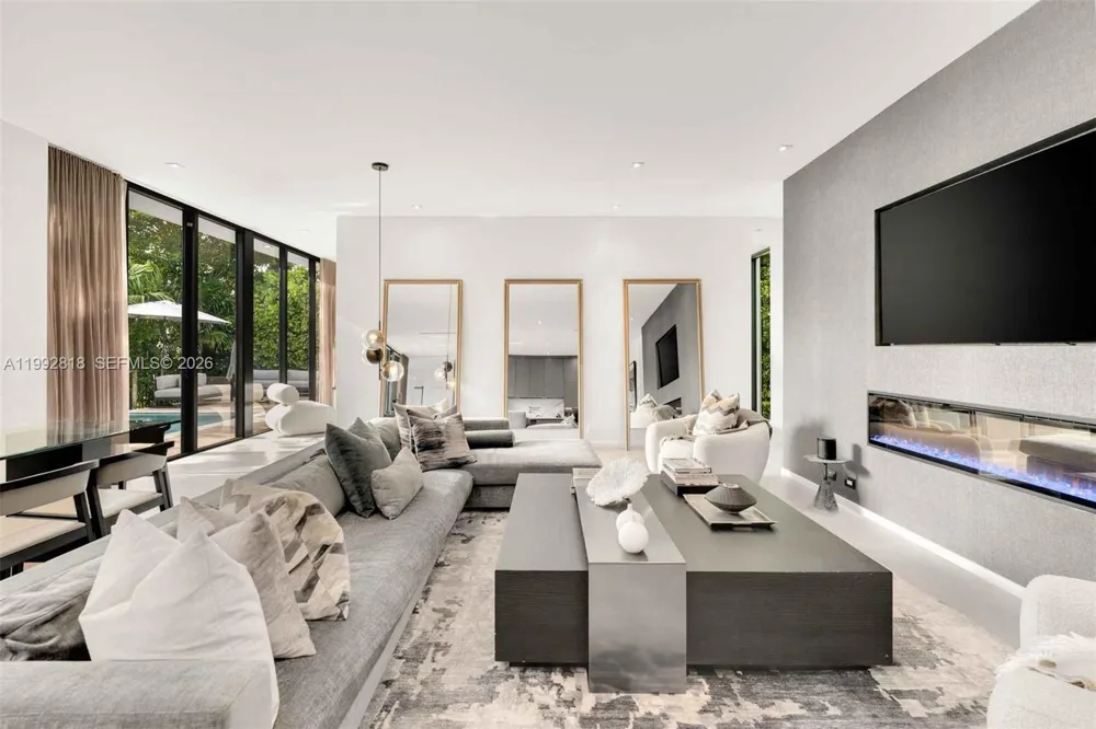 121 2nd Dilido Ter. Share A Miami Beach, FL 33139