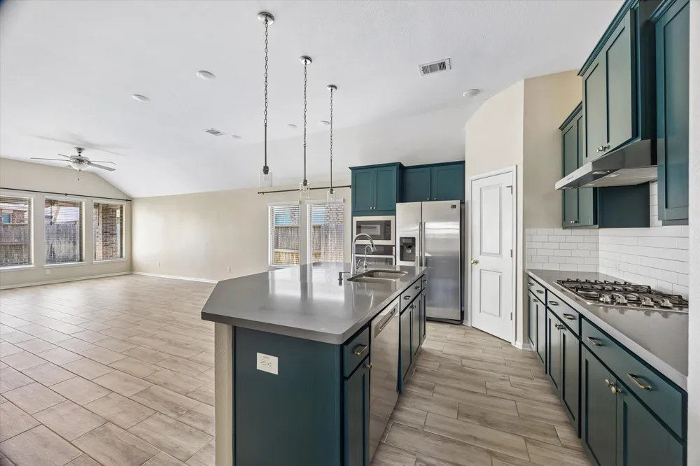 3738 Amoroso Drive Iowa Colony, TX 77583