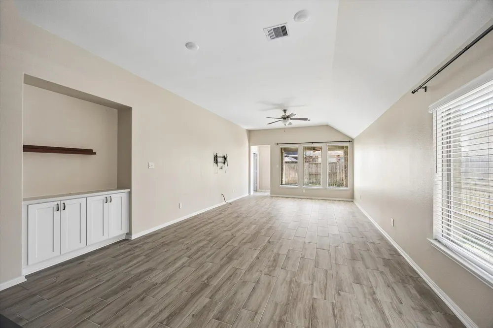 3738 Amoroso Drive Iowa Colony, TX 77583