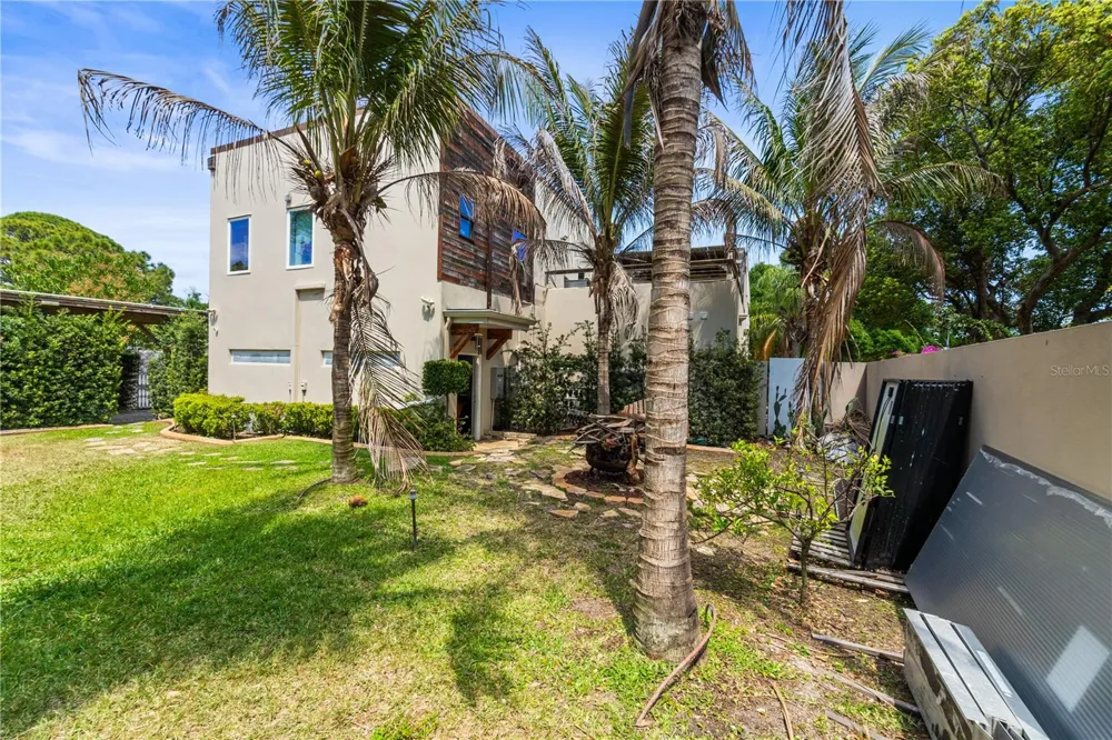 2520 GOMAZ WAY S St Petersburg, FL 33712