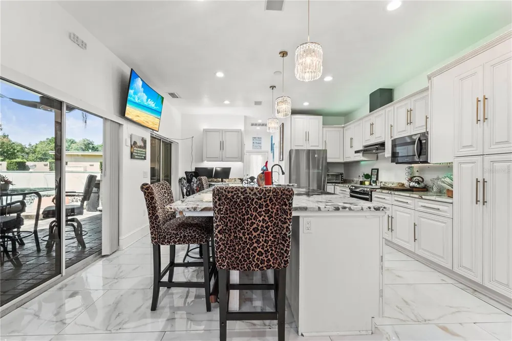 2520 GOMAZ WAY S St Petersburg, FL 33712