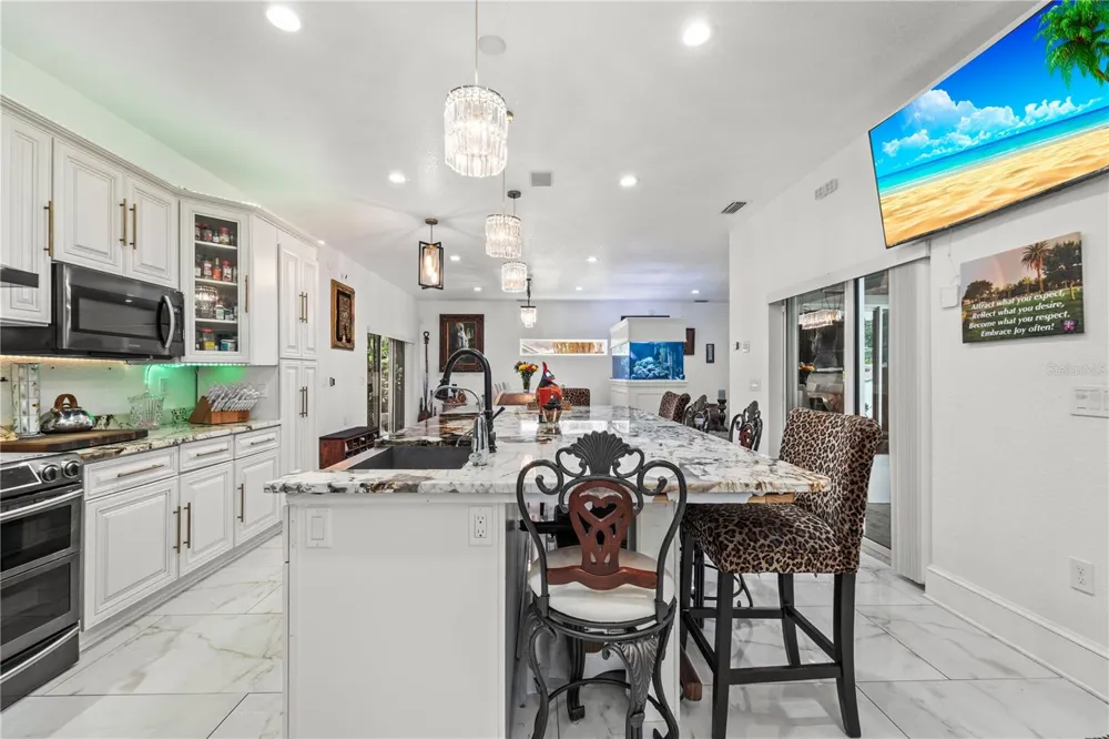 2520 GOMAZ WAY S St Petersburg, FL 33712