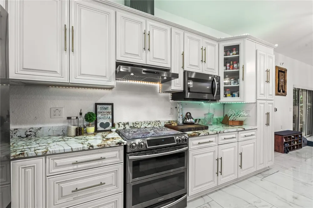 2520 GOMAZ WAY S St Petersburg, FL 33712