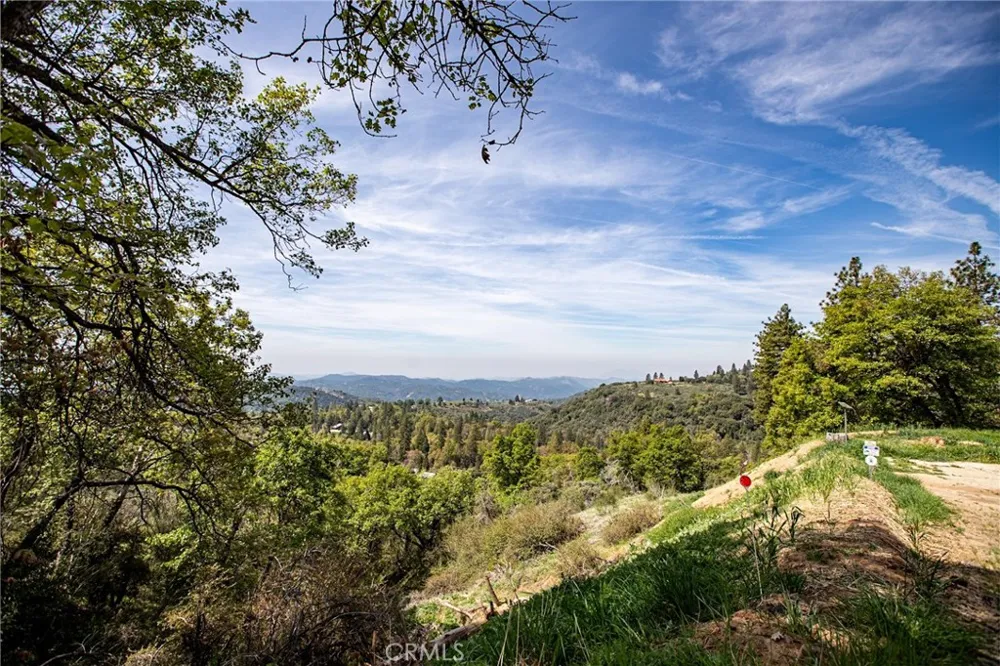 52865 Highway 245 Miramonte, CA 93641