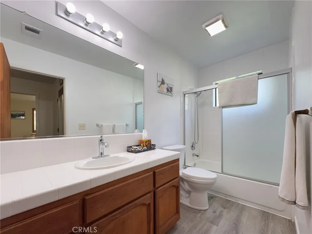 52865 Highway 245 Miramonte, CA 93641