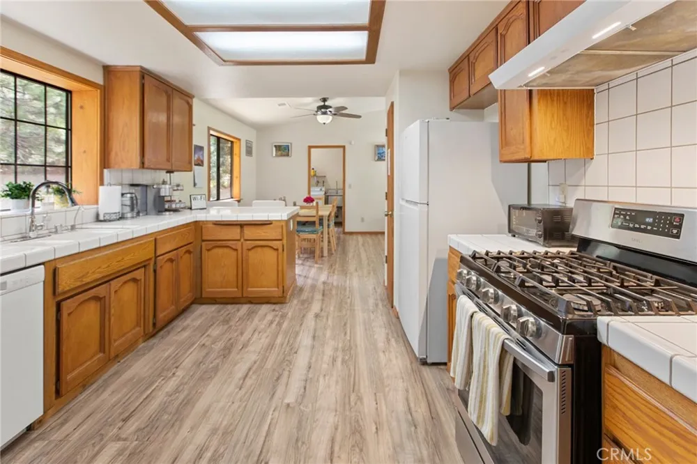 52865 Highway 245 Miramonte, CA 93641