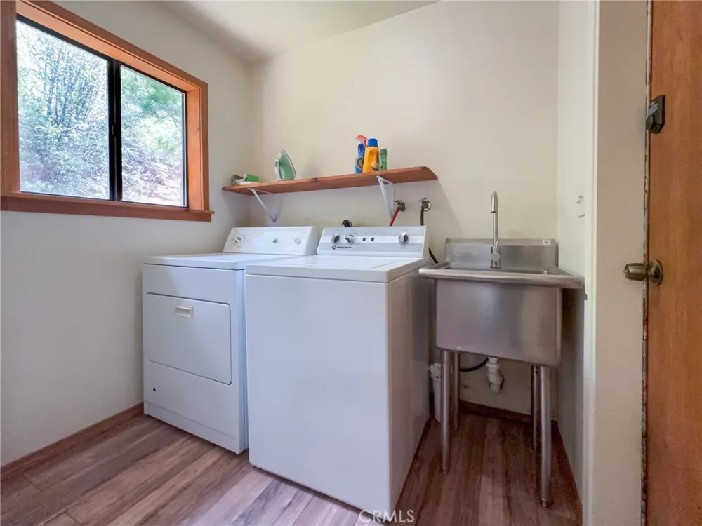 52865 Highway 245 Miramonte, CA 93641
