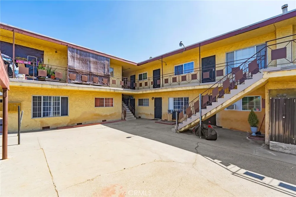 6260 Ferguson Commerce, CA 90022